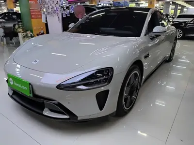 Xiaomi SU7 · 2025 год