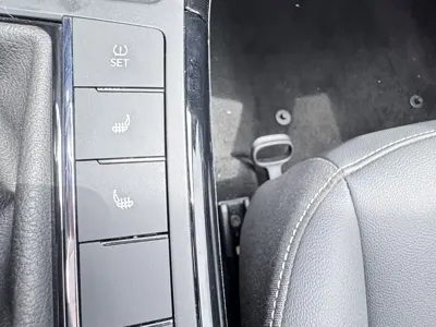 Volkswagen Passat 2022, 65000 км, за 119900 CNY - фото 17
