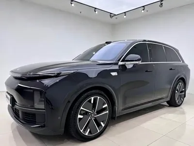 Li Auto Li L8 · 2025 год