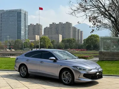 Volkswagen Lamando 2023, 56000 км, за 89800 CNY