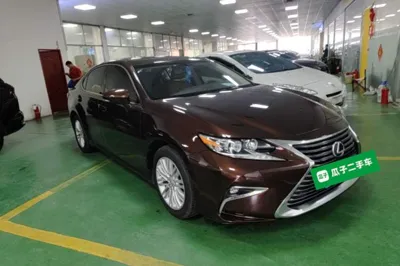 Lexus ES 2015, 138300 км, за 107261.8 CNY