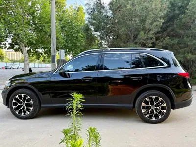 Mercedes-Benz GLC 2024, 10000 км, за 228000 CNY