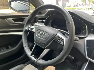Audi A6L 2025, 50000 км, за 229800 CNY