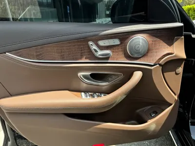 Mercedes-Benz E-Class 2022, 30000 км, за 240300 CNY
