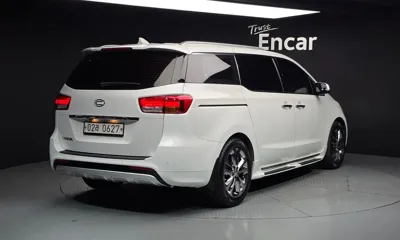 Kia Canival 2017, 90309 км, за 12500000 KRW - фото 2