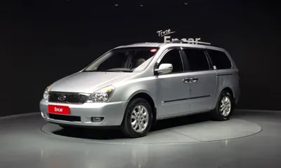 Kia Canival · 2011 год