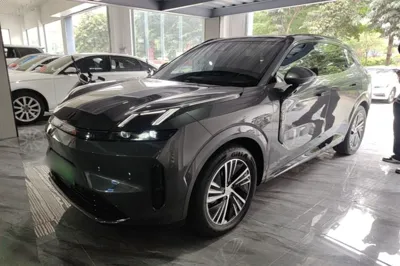 Lynk & Co 08 EM-P · 2025 год