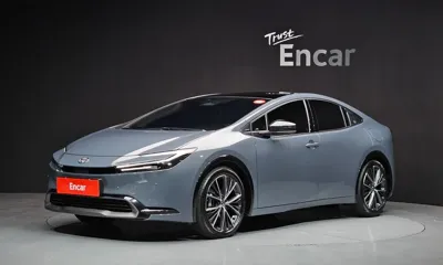 Toyota Prius · 2025 год