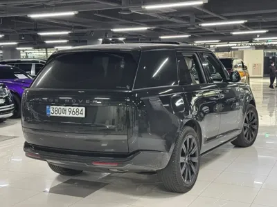 Land Rover Range Rover 2025, 4200 км, за 999990000 KRW