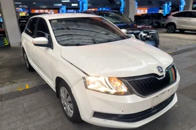 Skoda Rapid Spaceback 2019, 74000 км, за 50027.48 CNY - фото 3