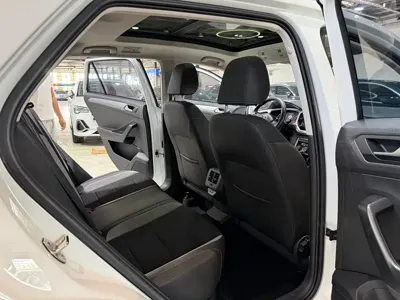 Volkswagen T-Roc 2022, 23000 км, за 109800 CNY - фото 10