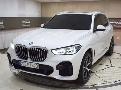 BMW X5 · 2022 год