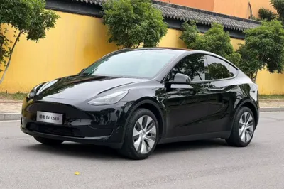 Tesla Model Y · 2022 год