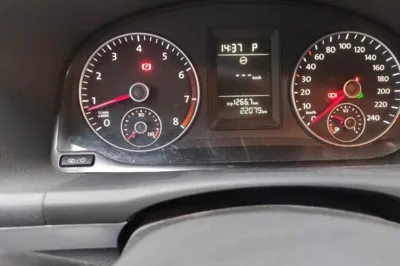 Volkswagen Touran 2015, 22100 км, за 54744.05 CNY - фото 11