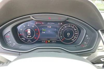 Audi Q5L 2018, 79300 км, за 153430.17 CNY - фото 10