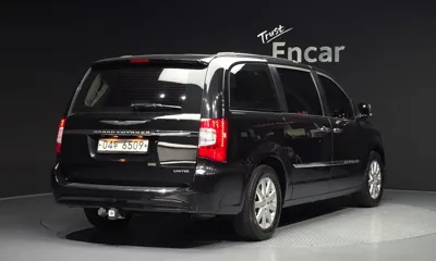 Chrysler Grand Voyager 2016, 141036 км, за 9500000 KRW