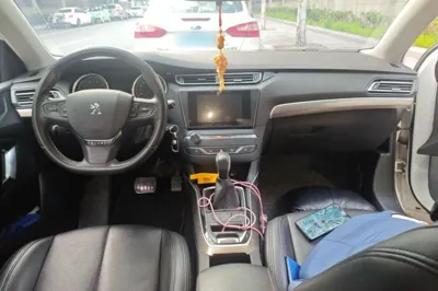 Peugeot 408 2016, 102899 км, за 28422.39 CNY - фото 9