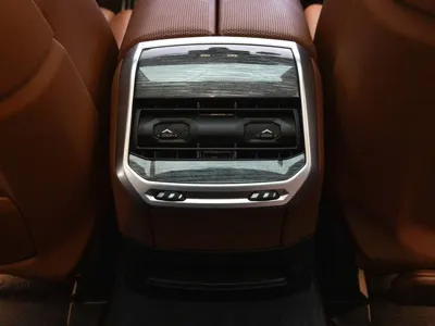 BMW i7 2023, 82700 км, за 105000000 KRW - фото 20