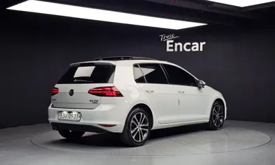 Volkswagen Golf 2015, 135778 км, за 9000000 KRW