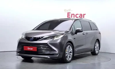 Toyota Sienna · 2021 год