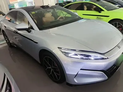 BYD 汉L 2025, 5100 км, за 194400 CNY