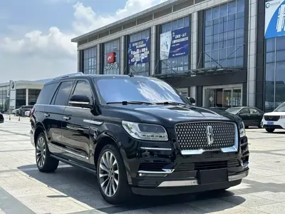 Lincoln Navigator 2019, 140000 км, за 318000 CNY