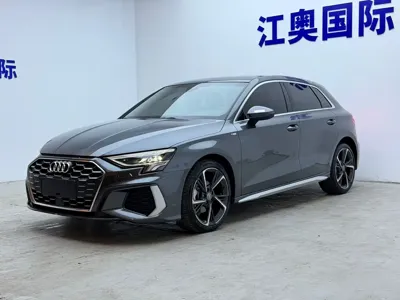 Audi A3 · 2022 год