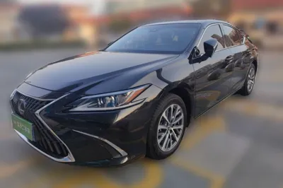 Lexus ES 2024, 27599 км, за 175065.66 CNY - фото 1