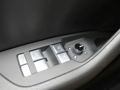 Audi A6L 2025, 9200 км, за 275000 CNY - фото 12