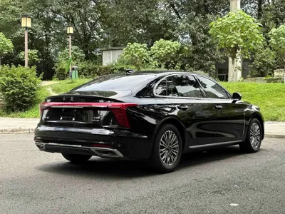 Hongqi Hongqi H5 2023, 11000 км, за 87800 CNY