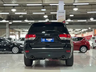 Jeep Grand Cherokee (Import) 2017, 120000 км, за 85800 CNY