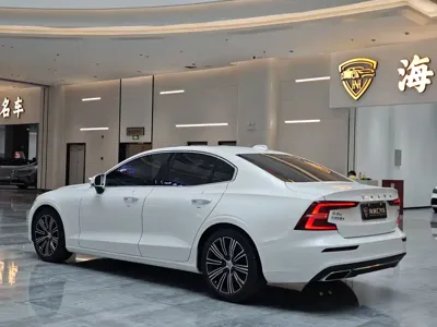 Volvo S60 2020, 16000 км, за 105800 CNY