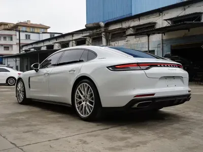 Porsche Panamera 2023, 22000 км, за 758000 CNY