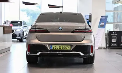 BMW 7-Series 2025, 8581 км, за 114000000 KRW
