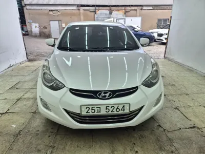 Hyundai Avante · 2012 год