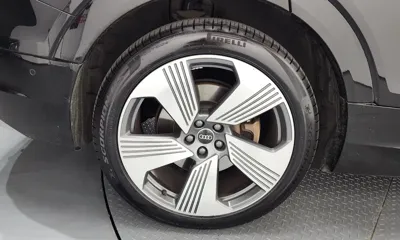 Audi e-tron 2021, 141496 км, за 38790000 KRW - фото 5