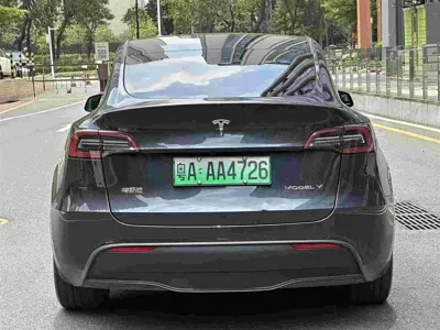 Tesla Model Y 2024, 30000 км, за 153800 CNY