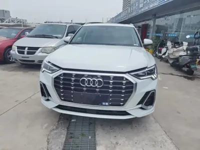 Audi Q3 2023, 16600 км, за 197500 CNY