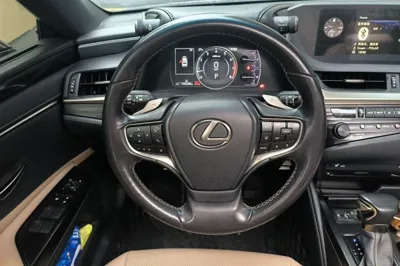 Lexus ES 2018, 105200 км, за 167929.74 CNY - фото 9