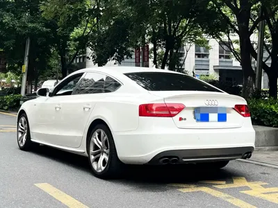 Audi S5 2012, 130000 км, за 56000 CNY