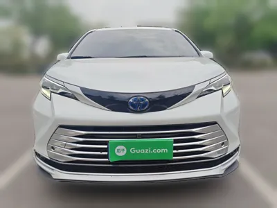 Toyota Sienna 2021, 95400 км, за 232592.52 CNY