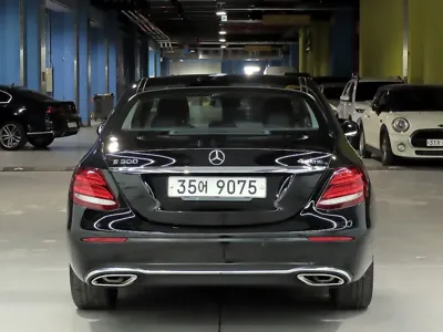 Mercedes-Benz E-Class 2017, 107139 км, за 18990000 KRW