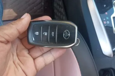 Toyota Corolla 2018, 71400 км, за 50597.29 CNY - фото 9