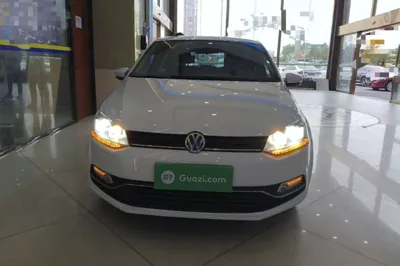 Volkswagen Polo 2016, 86100 км, за 43425.43 CNY