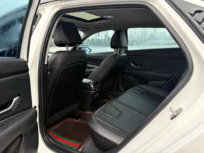 Hyundai Elantra 2023, 60000 км, за 81800 CNY - фото 11