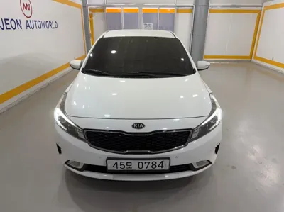 Kia K3 · 2016 год