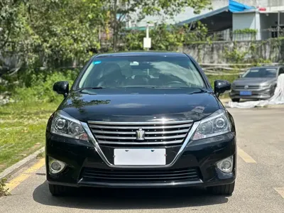 Toyota Crown 2015, 56000 км, за 118000 CNY