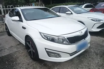 Kia K5 2015, 96900 км, за 38979.56 CNY