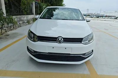 Volkswagen Polo 2016, 109700 км, за 43704.14 CNY
