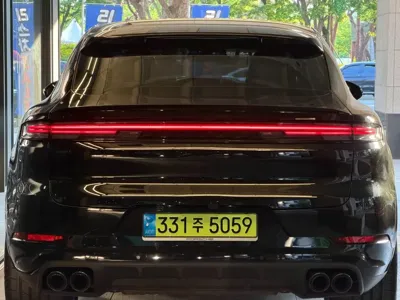 Porsche Cayenne 2024, 32000 км, за 138700000 KRW